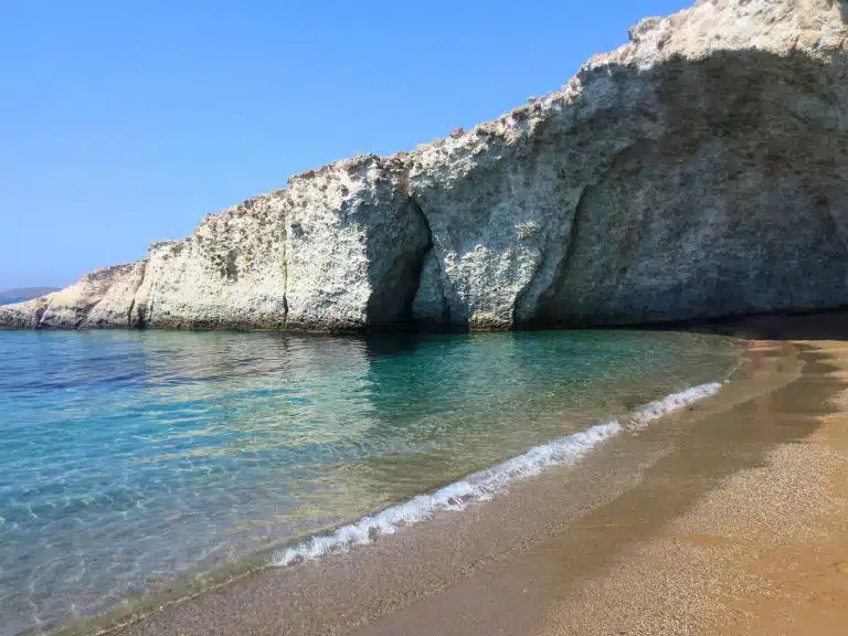 Alogomandra beach milos